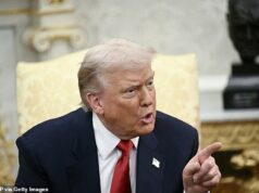 Autoridades de Trump chegam à Ucrânia na tentativa de forçar Zelensky a aceitar o acordo de paz “fortemente inclinado para a Rússia” que os levará a entregar terras a Putin e a reduzir as suas forças militares. Os funcionários de Donald Trump chegaram à Ucrânia numa tentativa de forçar o presidente ucraniano a aceitar um novo acordo de paz abrangente.