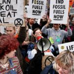 Autoridades do Reino Unido recomendam ioga e ‘cafés climáticos’ para combater a ‘eco-ansiedade’