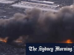 Avião de carga dos EUA cai na decolagem, provocando enorme bola de fogo Avião de carga dos EUA cai na decolagem, provocando enorme bola de fogo