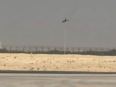 Avião de combate cai em uma enorme bola de fogo enquanto executava um loop vertical na frente da multidão no Dubai Air Show O indiano HAL Tejas, um avião de combate usado na Força Aérea Indiana, caiu por volta das 14h10, horário local, na sexta-feira.