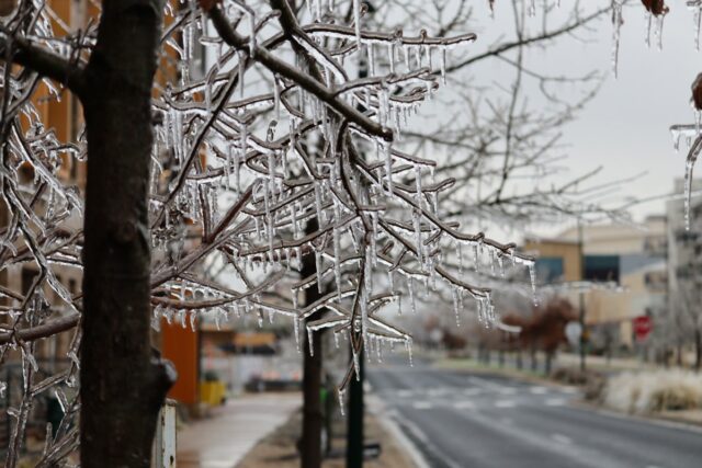 Aviso de viagem emitido para centenas de milhares de pessoas Aviso de viagem emitido para centenas de milhares de pessoas em três estados