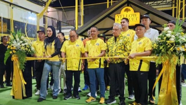 Bahlil inaugura Yellow Racquet Club: a inovação Golkar se aproxima Bahlil inaugura Yellow Racquet Club: a inovação Golkar se aproxima da geração jovem