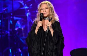 Barbra Streisand revela um erro multimilionário que a levou a VENDER obras de arte icônicas que comprou por uma quantia irrisória Barbra Streisand compartilhou seu “arrependimento” por ter vendido uma pintura do lendário artista austríaco Gustav Klimt, que ela comprou em 1969 por apenas US$ 17 mil; retratado em 2019