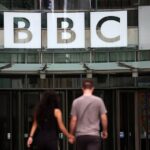 A BBC desembolsou £ 18 milhões em trens, táxis e hotéis em apenas três anos (aqui está a sede da BBC em Londres)