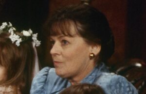 Betty Harford, atriz de ‘Dynasty’ e ‘The Paper Chase’, morre aos 98 Betty Harford, atriz de 'Dynasty' e 'The Paper Chase', morre aos 98