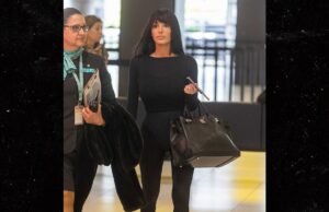 Bianca Censori mostra bunda em body tanga no aeroporto Bianca-Censori-splash-1