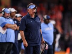 Bill Belichick desafia os jogadores da UNC com uma mensagem forte após a vitória Bill Belichick