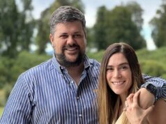 ‘Biohacking diário’ me ajudou a perder 20 kg, curou minhas dores nas costas E apnéia do sono. Eu sou a prova de que você pode reduzir sua idade biológica sem gastar uma fortuna O empresário de Sydney, Jeremy Cabral (à esquerda, com sua esposa) sofria de exaustão, dores nas costas, ciática e apneia crônica do sono devido ao peso