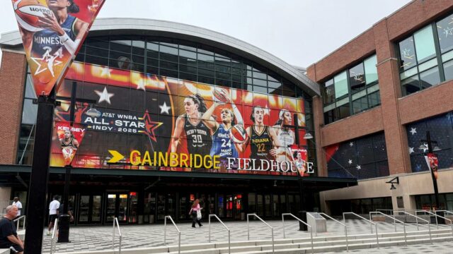 Bloqueio da WNBA se aproxima com negociações salariais em impasse Bloqueio da WNBA se aproxima com negociações salariais em impasse