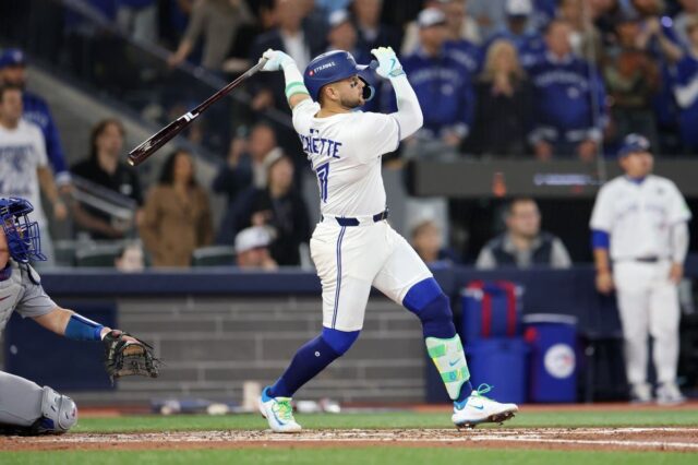 Blue Jays Trade Idea consegue candidato a MVP da AL depois que Bo Bichette 'Provavelmente' sai
