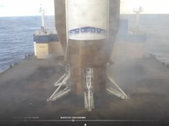 Blue Origin lança foguete impulsionador New Glenn na segunda tentativa Blue Origin's New Glenn booster on the company's landing platform in the ocean