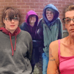 Bodycam mostra o esfaqueador de 'Slender Man' que escapou, Morgan Geyser, preso com um amigo transgênero