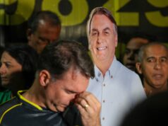 Bolsonaro diz que efeitos alucinatórios de remédios o fizeram mexer em tornozeleira Bolsonaro diz que efeitos alucinatórios de remédios o fizeram mexer em tornozeleira