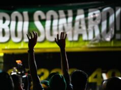 Bolsonaro tenta explicar violação do monitor de tornozelo: ‘alucinações’ Bolsonaro tenta explicar violação do monitor de tornozelo: ‘alucinações’