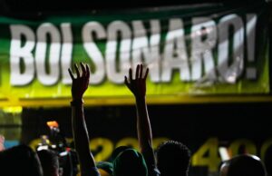 Bolsonaro tenta explicar violação do monitor de tornozelo: ‘alucinações’ Bolsonaro tenta explicar violação do monitor de tornozelo: ‘alucinações’