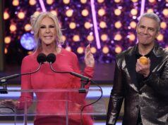 BravoCon Shocker: a estrela de ‘Real Housewives of Orange County’, Vicki Gunvalson, ofereceu um papel em tempo integral ao vivo na 20ª temporada, trazendo de volta o ‘OG do OC’ BRAVOCON -- “The Bravos from Paris Theater in Las Vegas, NV on Friday, November 3, 2023” -- Pictured: -- (Photo by: Charles Sykes/Bravo)