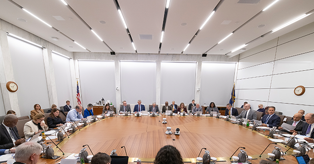 Breitbart Business Digest: A guerra civil do Fed por causa Breitbart Business Digest: A guerra civil do Fed por causa de tarifas, inflação e empregos