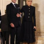 O presidente da França, Emmanuel Macron, e a primeira-dama Brigitte Macron são vistos no jantar no Palácio do Eliseu como parte do Fórum da Paz de Paris no Palácio do Eliseu em 29 de outubro de 2025 em Paris, França
