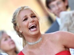 Britney Spears retorna ao Instagram com foto atrevida após excluir conta Britney Spears retorna ao Instagram com foto atrevida após excluir conta