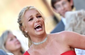 Britney Spears retorna ao Instagram com foto atrevida após excluir conta Britney Spears retorna ao Instagram com foto atrevida após excluir conta