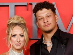 Brittany Mahomes compartilha a foto da filha Sterling, 4, usando uma bolsa de $ 4.000 Kansas City Chiefs x Las Vegas Raiders