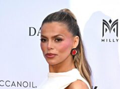 Brooks Nader diz que Nip Slips não são ‘intencionais’, ‘perplexos’, são recorrentes Brooks Nader diz que seus nip slips não são intencionais, mas nunca se veste com uma roupa picante