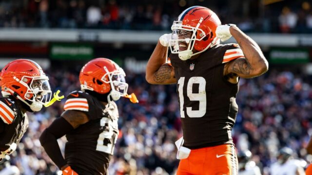 Browns WR Tillman para jogar; Shedeur de volta como QB2 Browns WR Tillman para jogar; Shedeur de volta como QB2