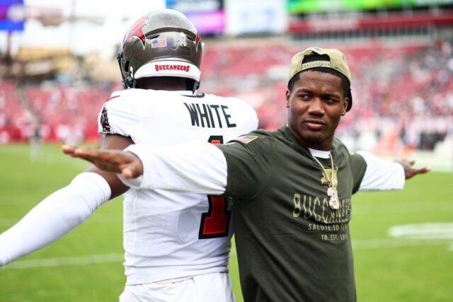 Buccaneers recebem atualização preocupante sobre lesões de Bucky Irving
