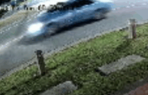 Busca por motorista atropelado após casal gravemente ferido ao atravessar a estrada Busca por motorista atropelado após casal gravemente ferido ao atravessar a estrada