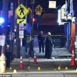 A polícia isolou a cena terrível depois que a devastação se desenrolou na área principalmente residencial da cidade.