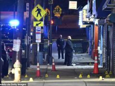 Busca urgente por atirador após dois mortos, incluindo um menino, em tiroteio em Nova Jersey A polícia isolou a cena terrível depois que a devastação se desenrolou na área principalmente residencial da cidade.