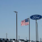 CEO da Ford compartilha revelação ‘brutal’ após desmontar Tesla e veículos rivais chineses: ‘Foi chocante o que descobrimos’