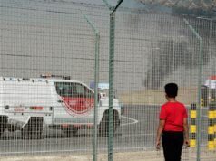 Caça indiano Tejas cai no Dubai Airshow e piloto morre Caça indiano Tejas cai no Dubai Airshow e piloto morre