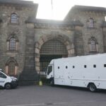 Caçada após outro prisioneiro estrangeiro libertado por engano no Reino Unido