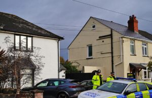 Cachorro mata bebê de 9 meses em vilarejo galês Bebê morto após ataque de cachorro no País de Gales Getty 1