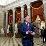 Câmara dos EUA votará a divulgação completa dos arquivos de Epstein na próxima semana, diz Johnson