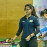 Campeonatos Mundiais ISSF: Manu Bhaker e Esha Singh na disputa pelas finais femininas de pistola 25m após a etapa de Precisão