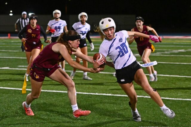 Cardeal Newman, atrás de 5 TDs do gêmeo QB, vence Acalanes pelo título da Divisão II do NCS
