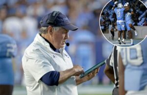 Carolina do Norte se afasta de Stanford pela segunda vitória consecutiva de Bill Belichick O técnico da Carolina do Norte, Bill Belichick, verificando seu tablet durante um jogo de futebol.