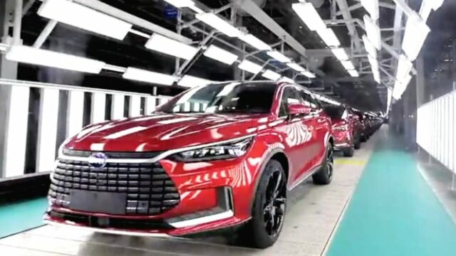 Carros elétricos são atacados por compradores que se aproximam do ano novo
