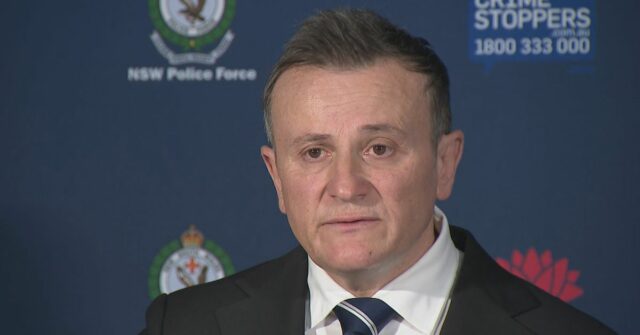 Cartomante e filha acusadas de fraude de US$ 70 milhões
