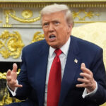 Jimmy Kimmel posa para fotógrafos, 30 de março de 2025, em Londres. (Foto de Scott A Garfitt/Invision/AP, arquivo)