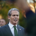 Casa Branca diz que 'se algo acontecer' na Venezuela, os preços do petróleo cairão