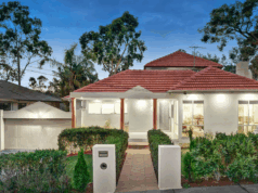 Casal que escravizou mulher por oito anos perde dinheiro com venda de casa A casa de um casal de Melbourne que escravizou uma mulher durante oito anos e teve o produto da venda confiscado.