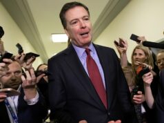 Caso contra o ex-chefe do FBI e crítico de Trump, Comey, foi rejeitado James Comey foi um dos três críticos proeminentes do presidente republicano indiciados pelo Departamento de Justiça de Trump nos últimos meses.