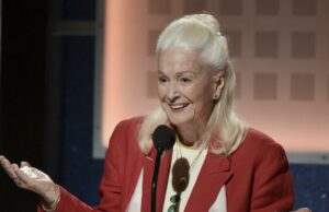 Causa da morte e data de cremação da indicada ao triplo Oscar Diane Ladd reveladas: Relatório Causa da morte e data de cremação da indicada ao triplo Oscar Diane Ladd reveladas: Relatório