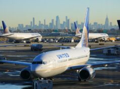 Centenas de voos de sexta-feira cancelados em meio à paralisação do governo Centenas de voos de sexta-feira cancelados em meio à paralisação do governo