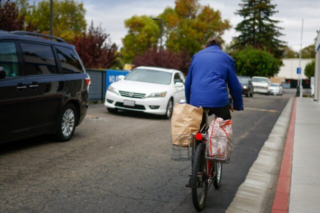 Centro de tecnologia de South Bay lutando contra a fome Centro de tecnologia de South Bay lutando contra a fome sob a incerteza do SNAP