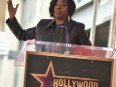 Chadwick Boseman ‘canalizou o divino’, diz Viola Davis em sua cerimônia na Calçada da Fama Chadwick Boseman 'canalizou o divino', diz Viola Davis em sua cerimônia na Calçada da Fama