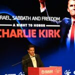 Charlie Kirk homenageado em Jerusalém enquanto centenas de pessoas se reúnem, incluindo autoridades, clérigos e cristãos